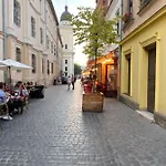 Apartment в центрі на вулиці лесі українка 19 *