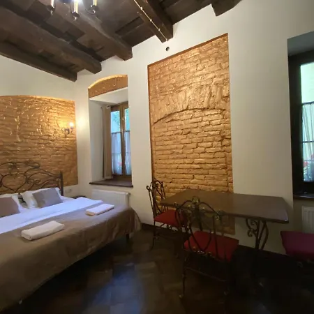 в центрі на вулиці лесі українка 19 Λβιβ