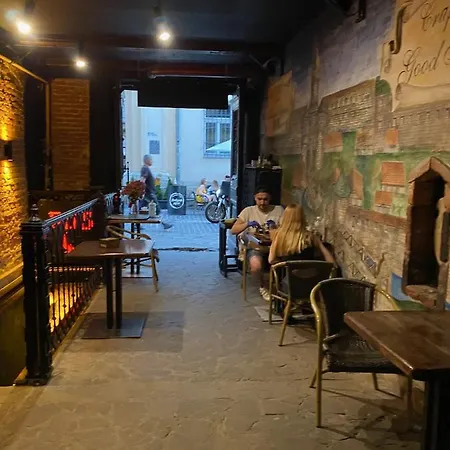 в центрі на вулиці лесі українка 19 Λβιβ