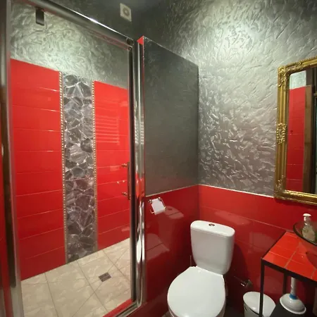 в центрі на вулиці лесі українка 19 * לבוב