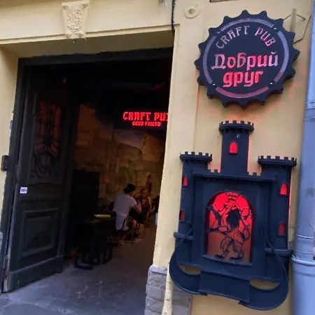 в центрі на вулиці лесі українка 19 *