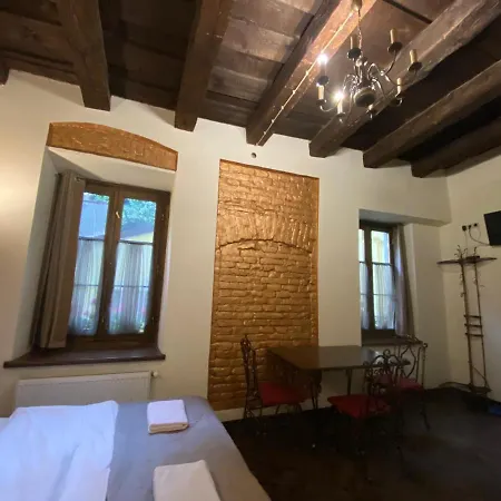 в центрі на вулиці лесі українка 19