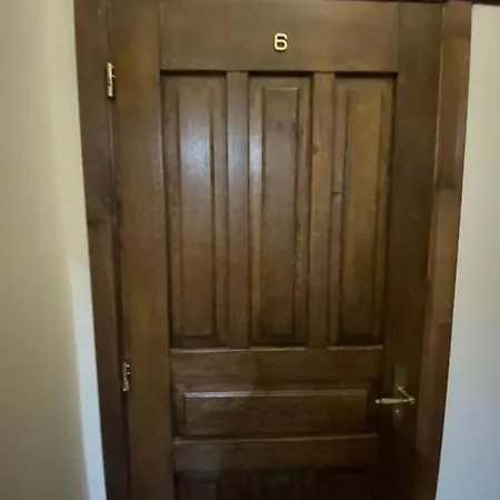 в центрі на вулиці лесі українка 19 *