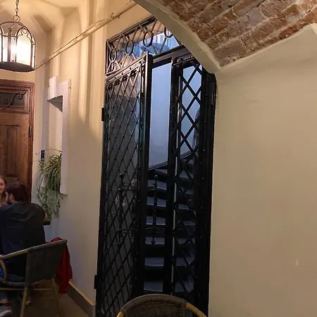 в центрі на вулиці лесі українка 19 * לבוב