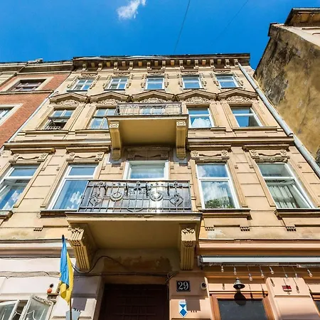 Apartment в центрі на вулиці лесі українка 19 *