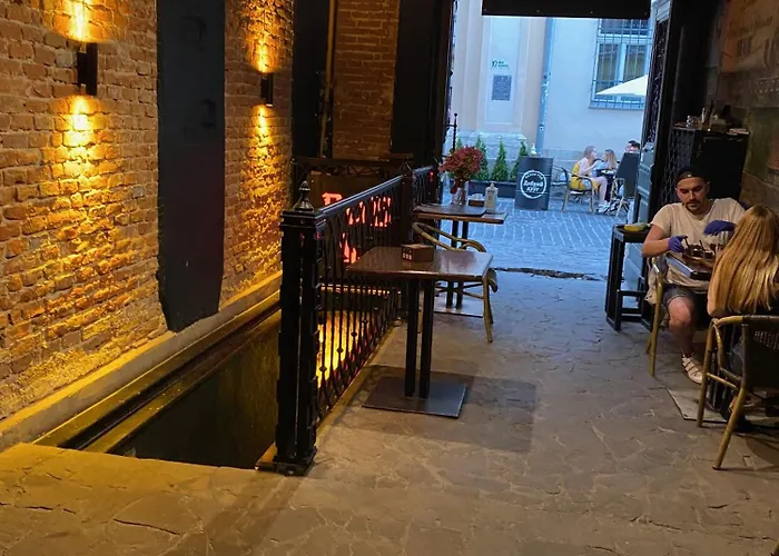 в центрі на вулиці лесі українка 19 דירה *