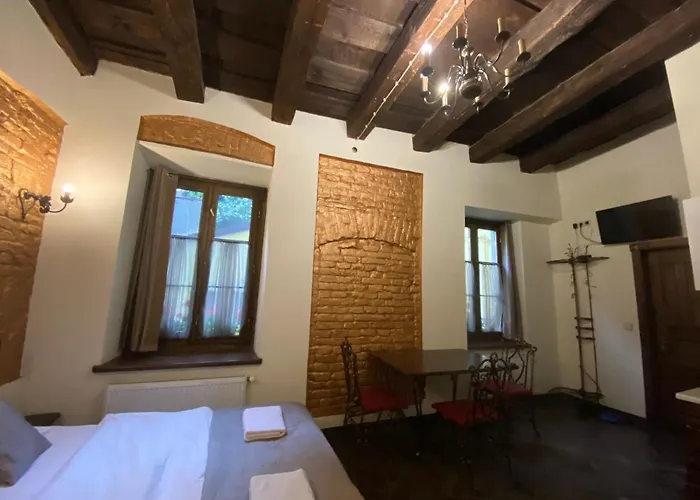 на вулиці лесі українка 19/6 у центрі львова на площі ринок