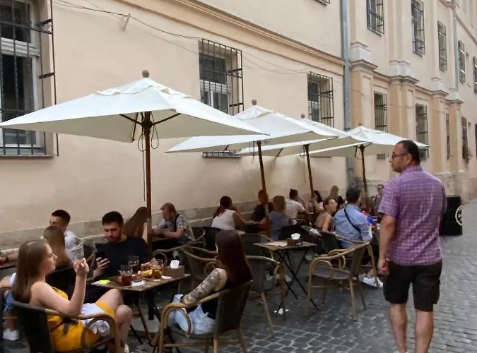 на вулиці лесі українка 19/6 у центрі львова на площі ринок Апартаменты Львов