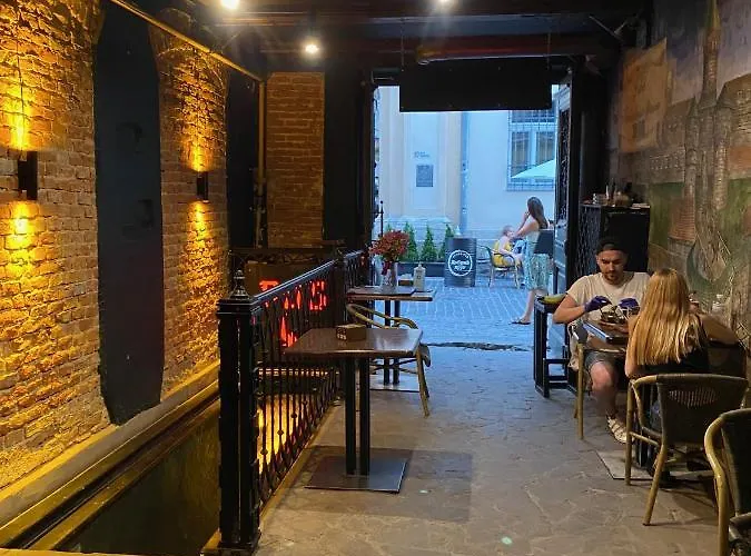 в центрі на вулиці лесі українка 19 דירה